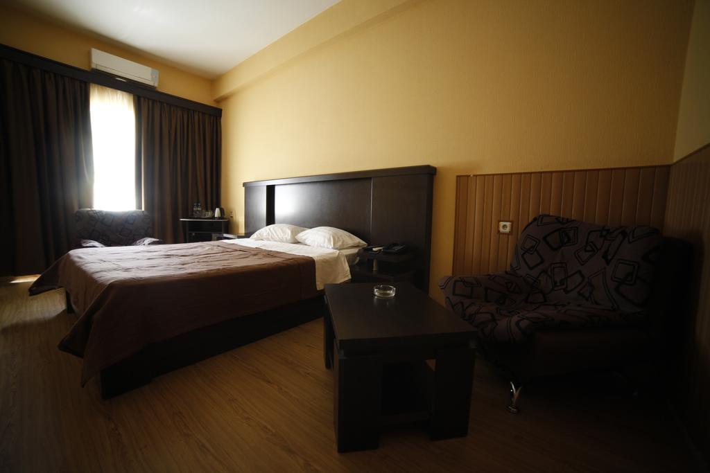 Avenue Hotel Tbilisi Room photo